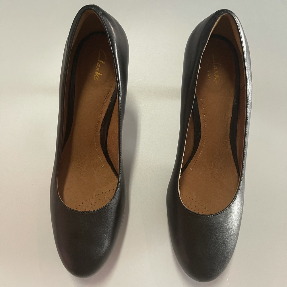 NEW Sz 9 Black Clarks High Heels - Very Soft